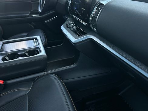 Used 2025 Ford Expedition Tremor AWD/4WD image 19