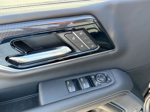 New 2026 GMC Yukon XL Elevation image 15