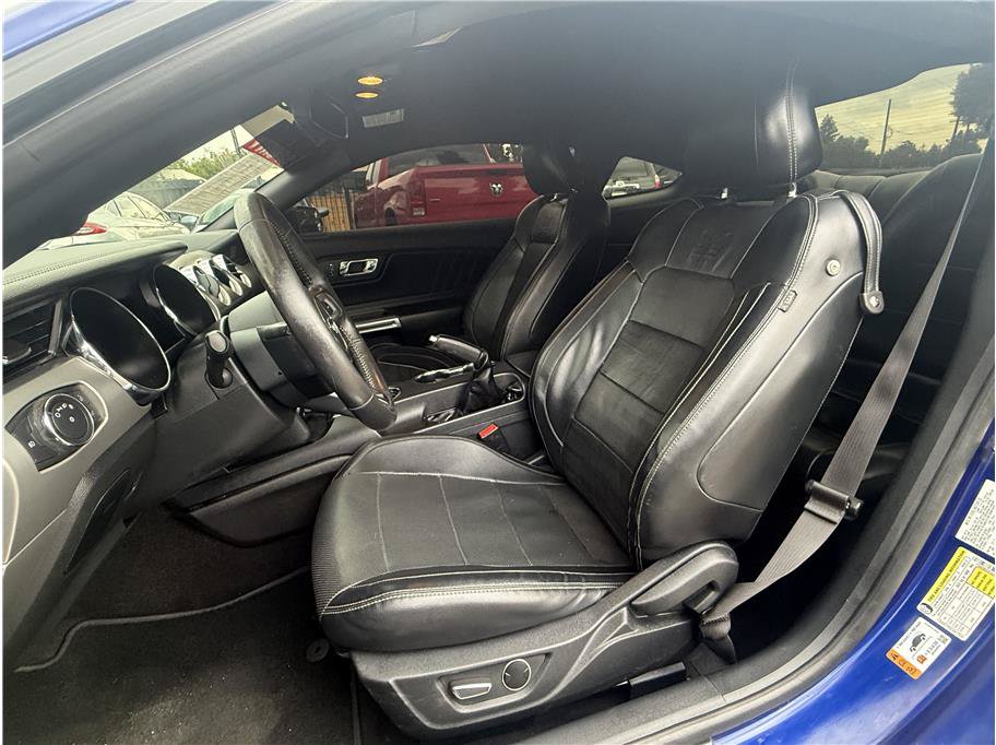 Used 2015 Ford Mustang GT Premium w/ Equipment Group 401A RWD image 8