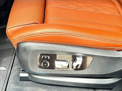 New 2027 BMW X7 xDrive40i w/ Executive Package AWD/4WD image 12
