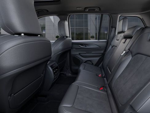 New 2025 Jeep Grand Cherokee Altitude AWD/4WD image 26