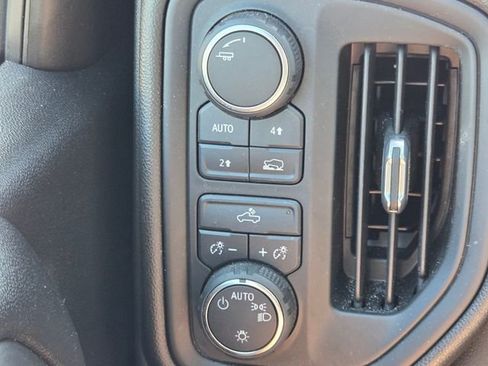 Used 2022 Chevrolet Silverado 1500 Custom image 21