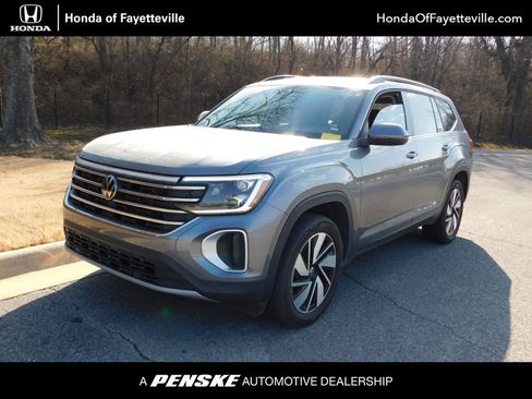 Used 2025 Volkswagen Atlas SE image 1