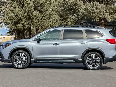 Used 2023 Subaru Ascent Touring image 8