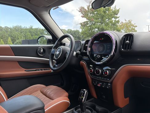 Used 2023 MINI Cooper Countryman S w/ Signature Upholstery Package FWD image 6