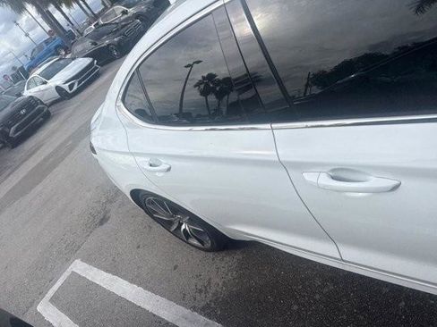 Used 2025 Genesis G70 2.5T image 5