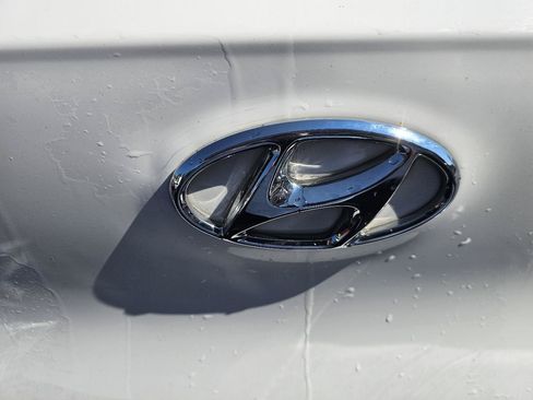 Used 2019 Hyundai Tucson SE AWD/4WD image 16