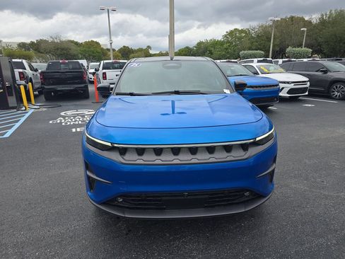 Used 2025 Jeep Wagoneer S Limited image 2