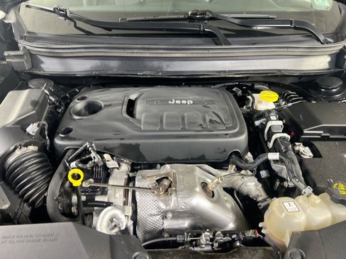 Used 2022 Jeep Cherokee Latitude Lux w/ Sun & Sound Group image 29