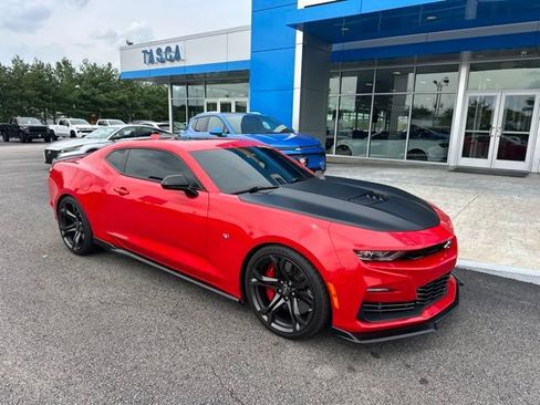 Used 2022 Chevrolet Camaro SS RWD image 1