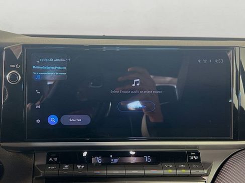 Used 2025 Toyota Camry SE image 20