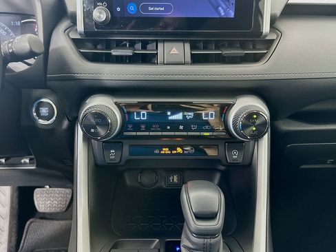 Certified 2025 Toyota RAV4 XLE w/ Convenience Package FWD image 15