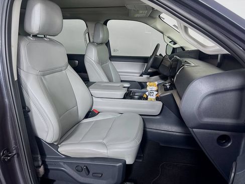 Used 2025 Ford Expedition Active RWD image 29
