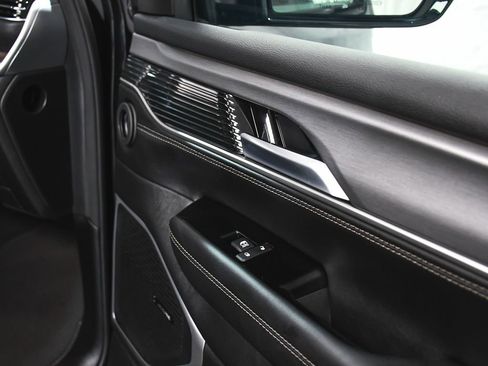 Used 2025 Jeep Wagoneer L Series II w/ 8-pass Seating Package image 18