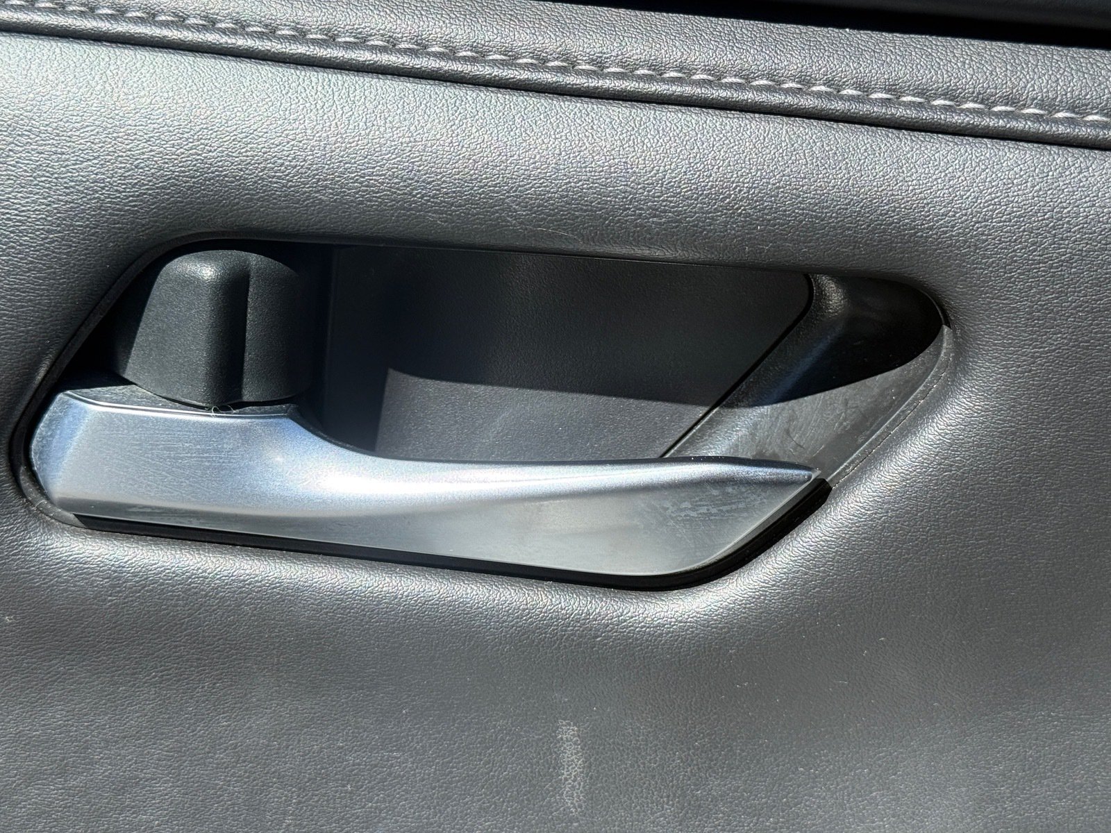 Used 2025 Nissan Sentra SV FWD image 38