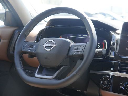 New 2026 Nissan Pathfinder Platinum image 25