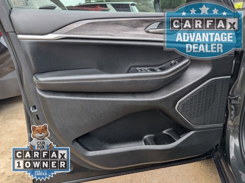Used 2022 Jeep Grand Cherokee L Limited w/ Luxury Tech Group II AWD/4WD image 14