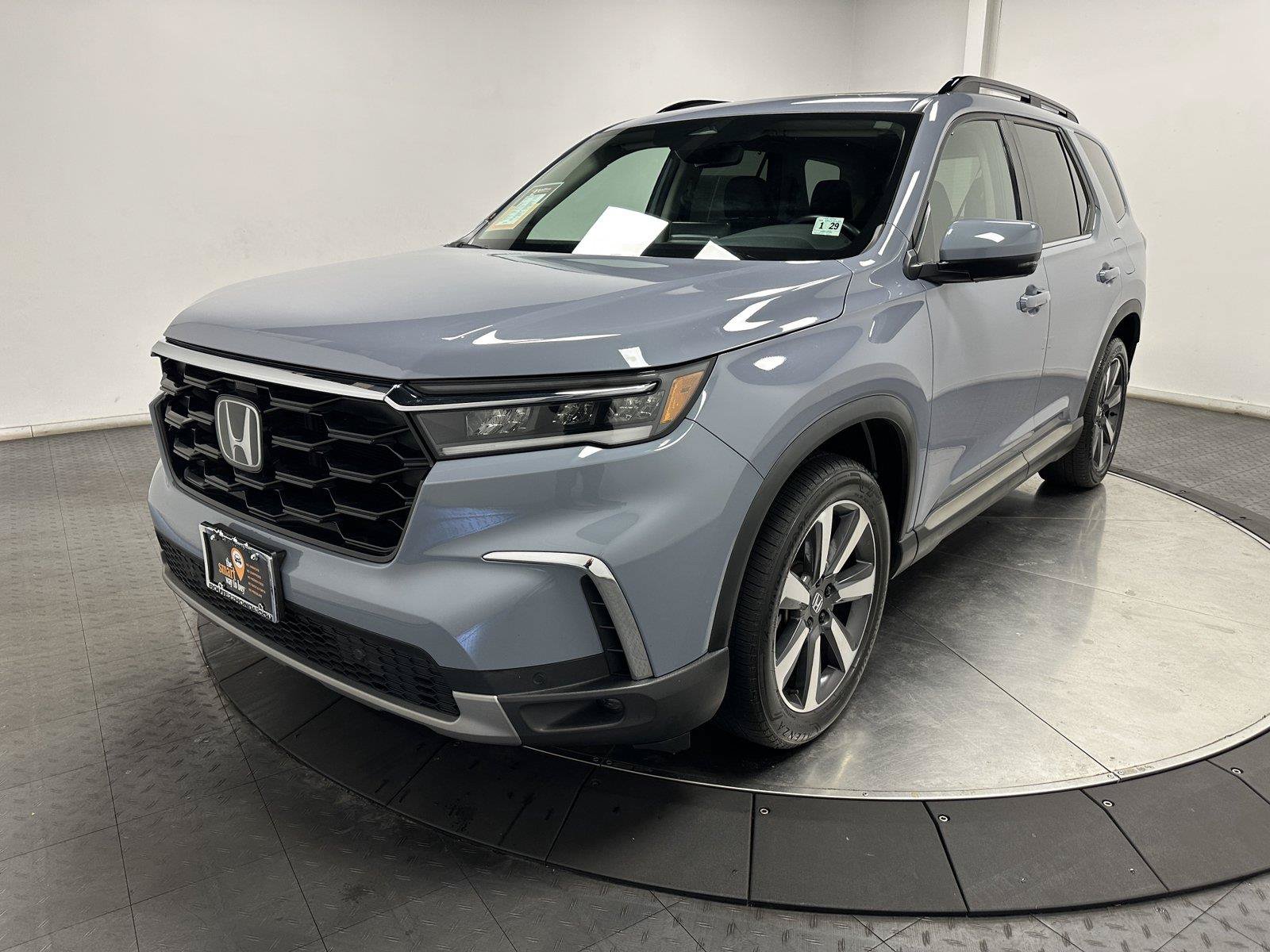 Certified 2024 Honda Pilot Touring image 6