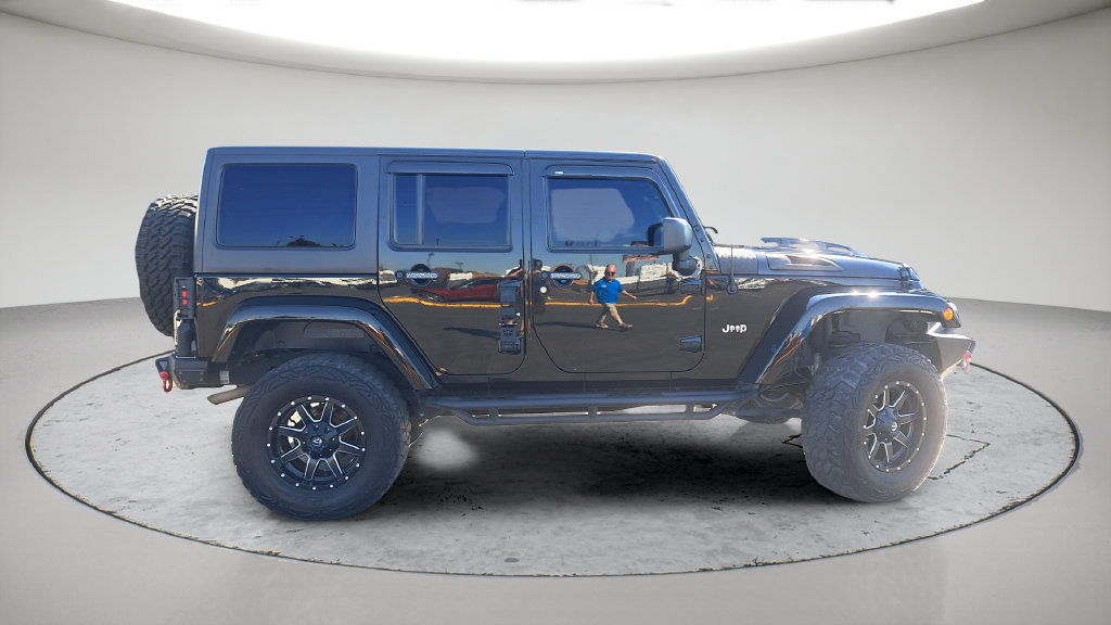 Used 2015 Jeep Wrangler Unlimited Sahara w/ Max Tow Package AWD/4WD image 3