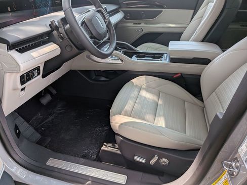 New 2026 Lincoln Nautilus Reserve w/ Jet Appearance Package AWD/4WD image 15