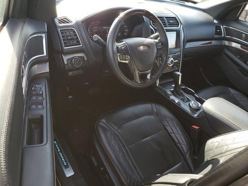 Used 2018 Ford Explorer Platinum image 14