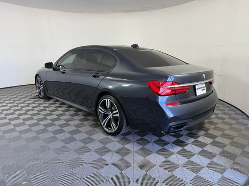 Used 2019 BMW 740i w/ Executive Package RWD image 3