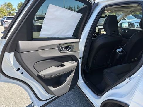New 2026 Volvo XC60 B5 Ultra w/ Protection Package Premier AWD/4WD image 11