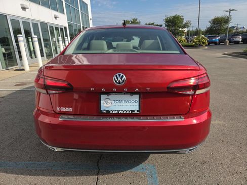 Used 2021 Volkswagen Passat 2.0T SE FWD image 5