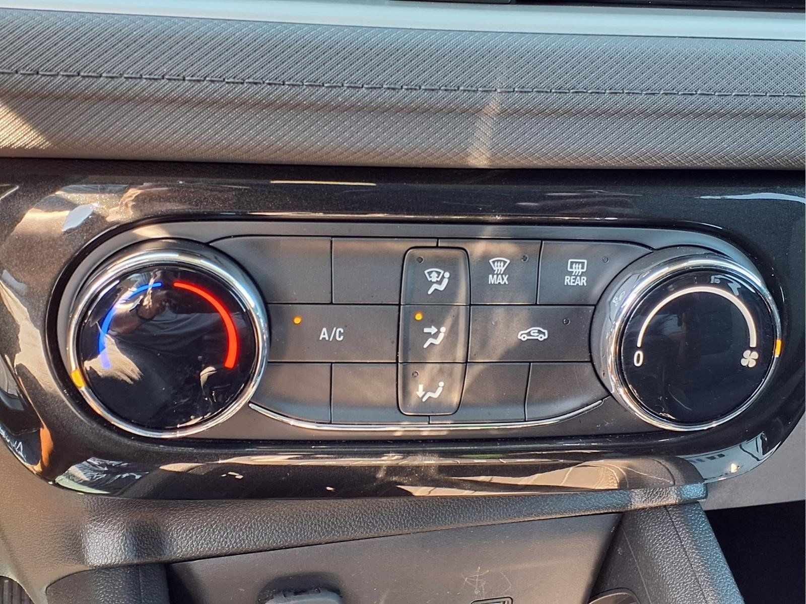 Used 2025 Chevrolet TrailBlazer LT AWD/4WD image 12