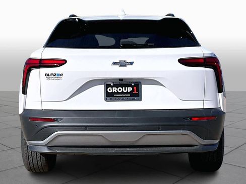 New 2025 Chevrolet Blazer EV LT image 5