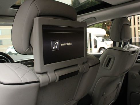 Used 2017 Jeep Grand Cherokee Summit image 22