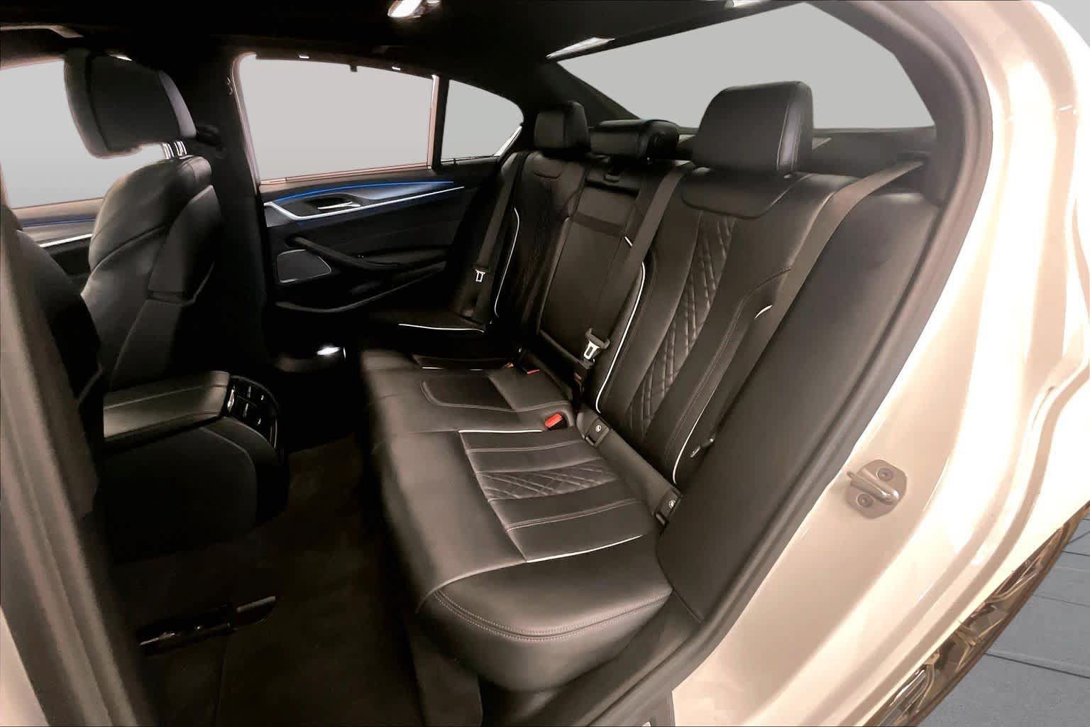 Used 2021 BMW 530e w/ M Sport Package RWD image 17