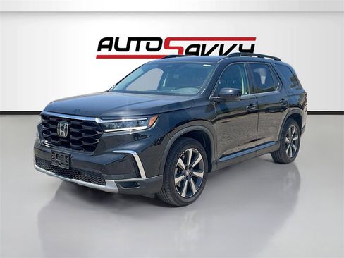 Used 2024 Honda Pilot Touring image 3