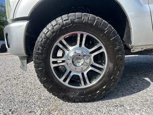 Used 2014 Ford F250 Platinum w/ FX4 Off-Road Package AWD/4WD image 26