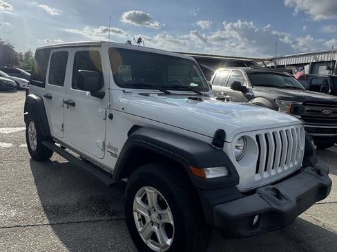 Used 2018 Jeep Wrangler Unlimited Sport S image 3
