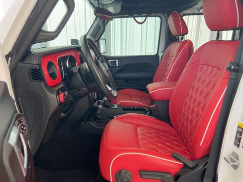 Used 2021 Jeep Wrangler Unlimited Sahara image 5