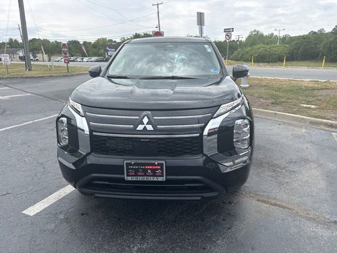 New 2026 Mitsubishi Outlander ES FWD image 9