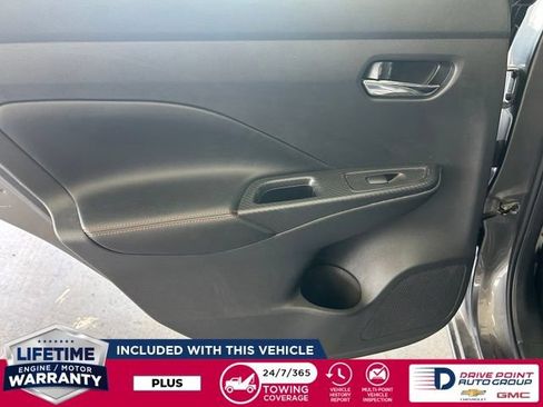 Used 2024 Nissan Versa SR FWD image 21