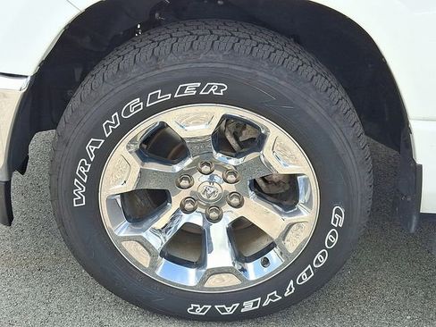 Used 2024 RAM 1500 Big Horn AWD/4WD image 30