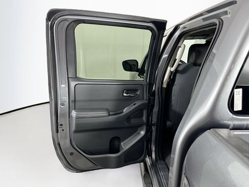 Used 2024 Nissan Frontier SV w/ SV Convenience Package AWD/4WD image 25