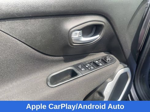 Used 2019 Jeep Renegade Latitude AWD/4WD image 11