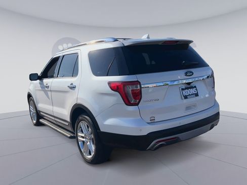 Used 2017 Ford Explorer Limited w/ Equipment Group 301A AWD/4WD image 10