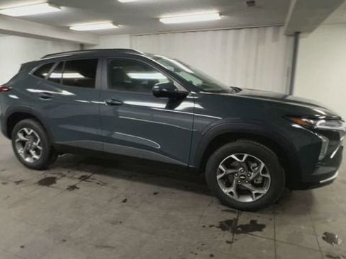 New 2026 Chevrolet Trax LT w/ Driver Confidence Package image 2