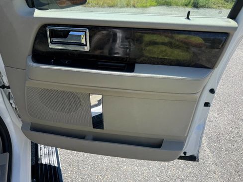 Used 2017 Lincoln Navigator L Select image 49