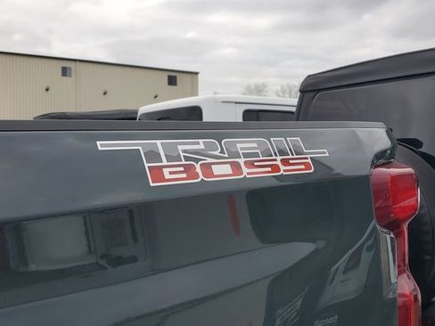 Used 2025 Chevrolet Silverado 1500 LT Trail Boss w/ Convenience Package II image 9