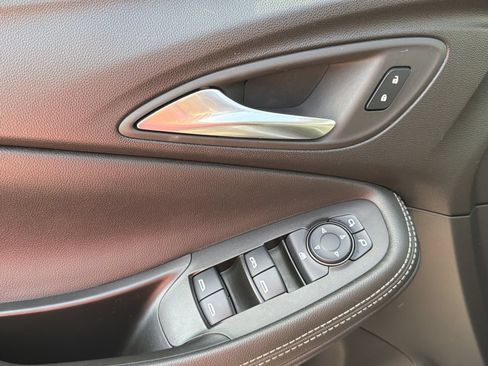Used 2024 Buick Encore GX Sport Touring w/ Black Roof Package FWD image 22