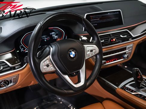 Used 2022 BMW 750i xDrive AWD/4WD image 29