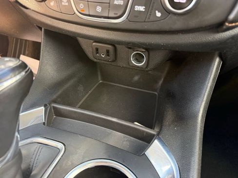 Used 2019 Chevrolet Traverse LT AWD/4WD image 7