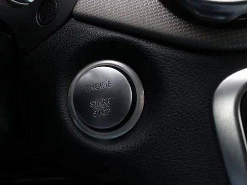 Used 2018 Mercedes-Benz GLA 250 4MATIC image 26