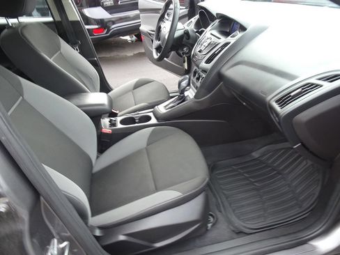 Used 2014 Ford Focus SE image 30